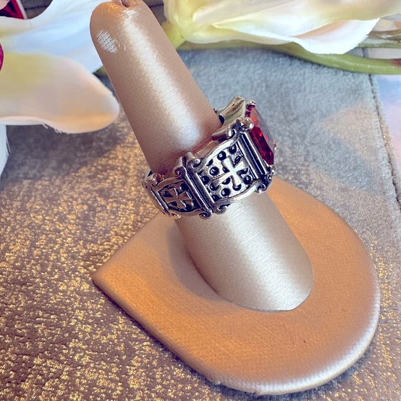 Sterling silver ring with simulated ruby. - Picture 2 of 4